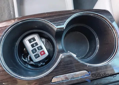 2015 Toyota Sienna Xle Premium 8 Passenger из США, поврежденный, VIN 5TDYK3DC0FS599622